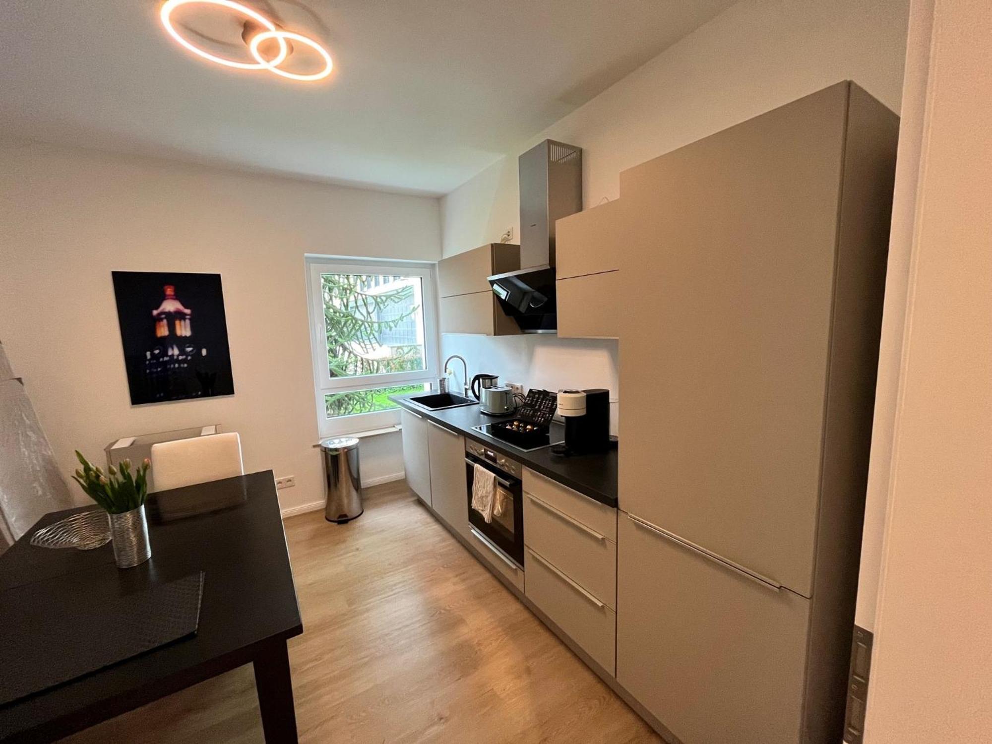 Raum2Go - No1 Modernes Ruhiges 2-Schlafzimmer Apartment City & Park วิสบาเดน ภายนอก รูปภาพ